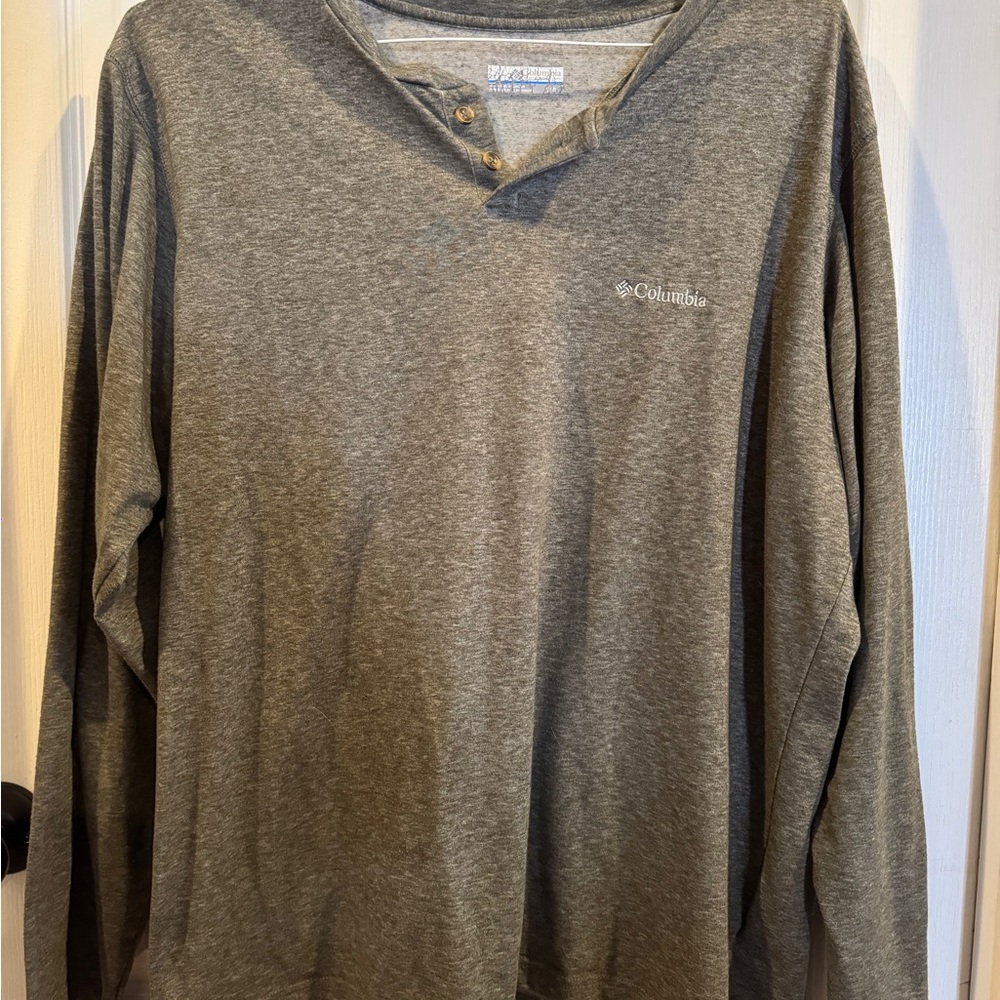 Columbia Gray Long Sleeve Henley Shirt